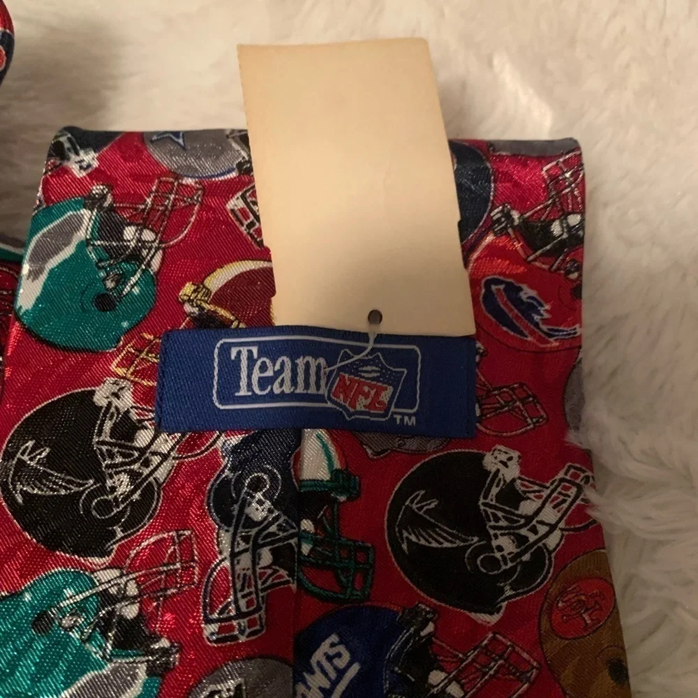 Team NFL Vintage Red Silk Tie - all team helmets - made in USA NWT